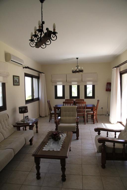 Eve Pissouri Rozaki Villa Rum bild